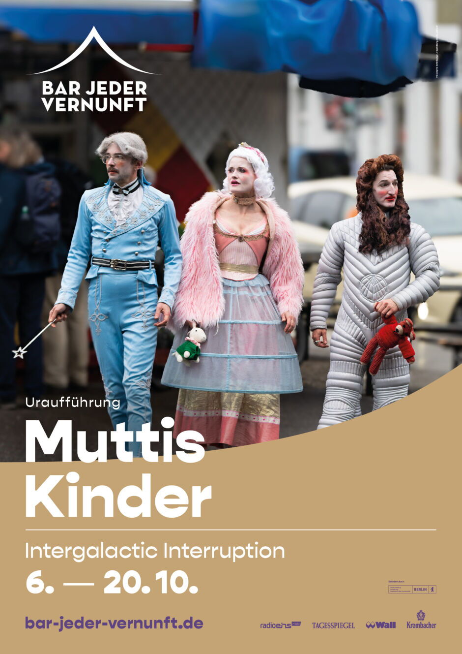 Uraufführung in der BAR JEDER VERNUNFT: Muttis Kinder - Intergalactic Interruption Uraufführung in der BAR JEDER VERNUNFT: Muttis Kinder - Intergalactic Interruption