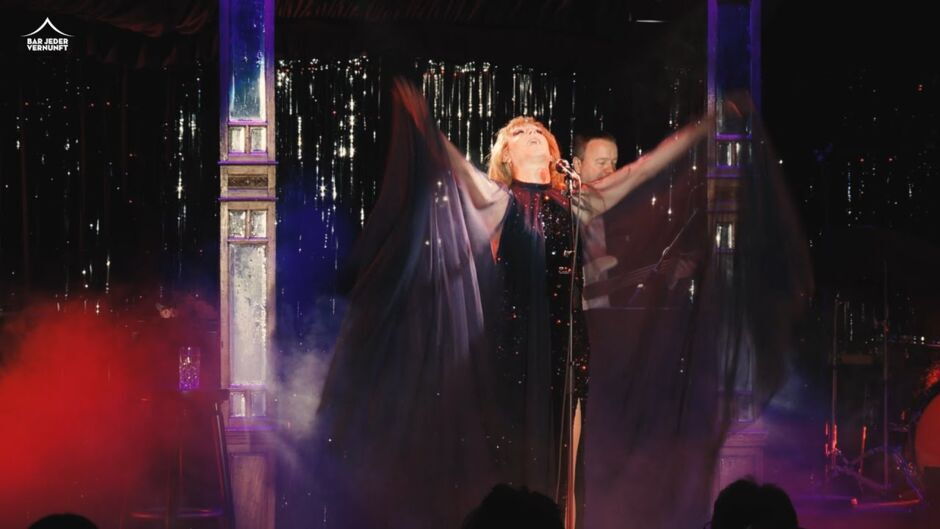 BAR JEDER VERNUNFT: Tim Fischer singt Hildegard Knef – Na und (Premiere 2025)