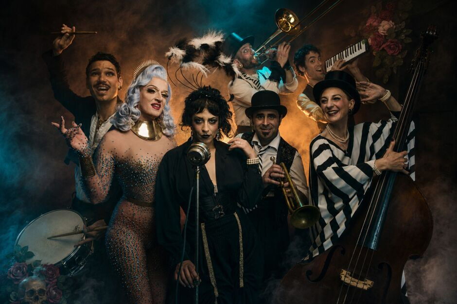 UNVERSCHÄMT CHARMANT! Eine Burlesque-Varieté-Musikshow