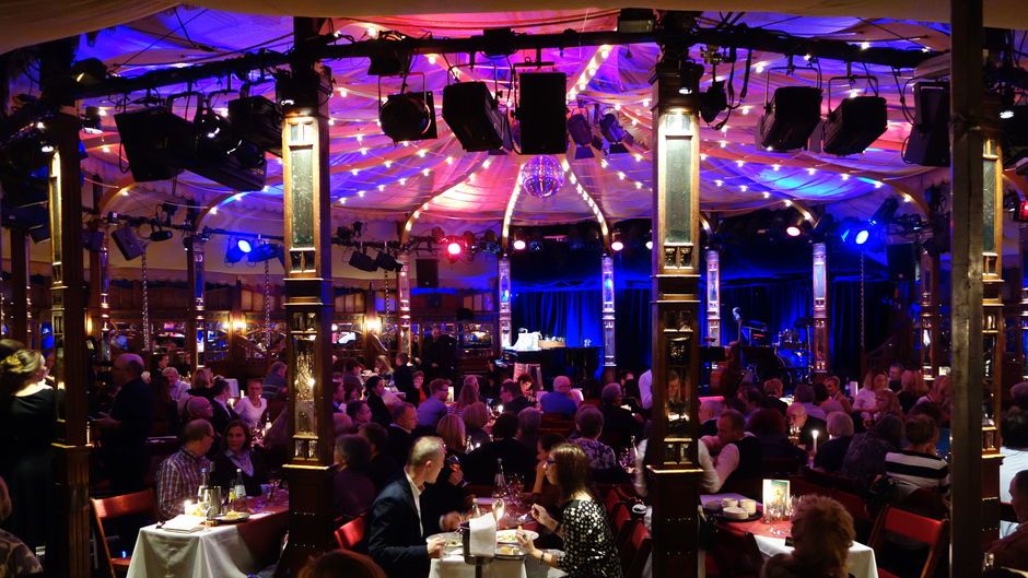 Die BAR JEDER VERNUNFT Über uns Shows & Theater Bar jeder